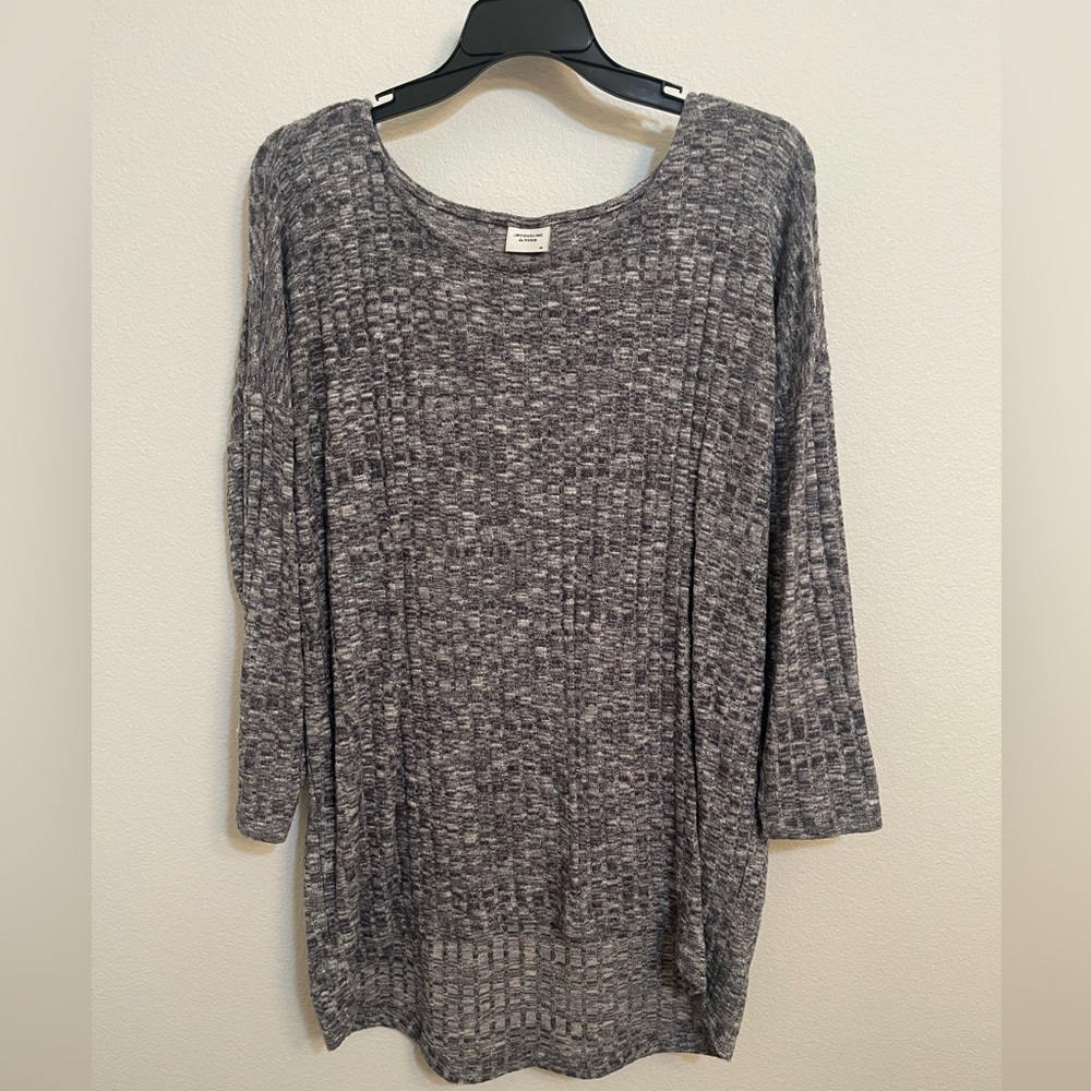 Lightweight Gray Oversized Sweater with 3/4 Sleeves